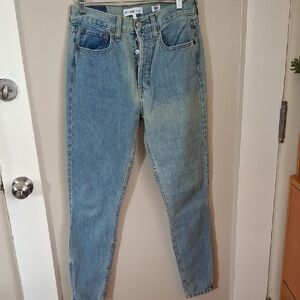 Re/Done 90's High Rise Button Fly Light Blue Jeans With Zipper At The Bottom_1